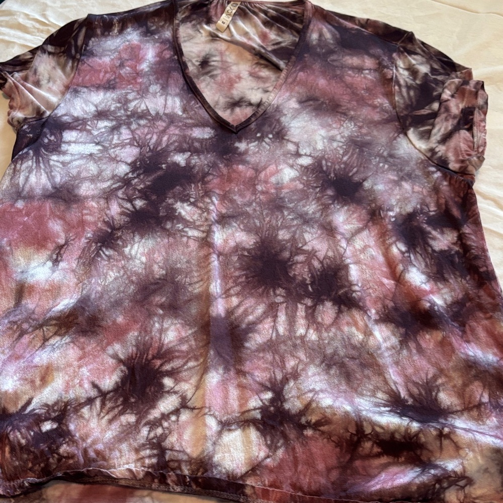 XCVI Tie-Dye V-Neck Shirt Size M